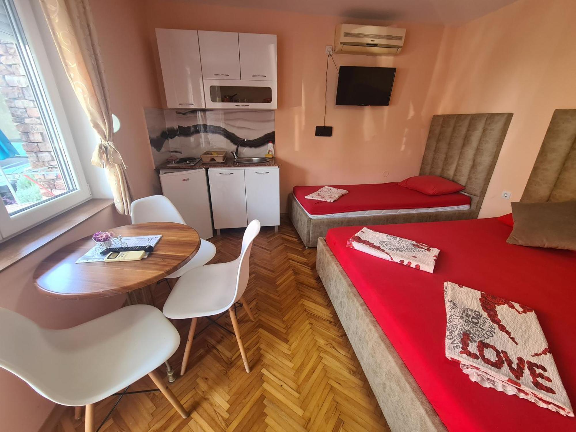 Apartment Bulatovic *